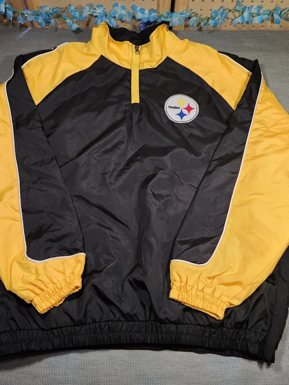 NFL Pittsburah Steelers Men's 1/4 Zir Windbreaker Pullover Jacket - Size XL